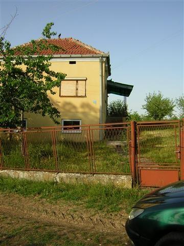 Kuca-10-km-od-centra