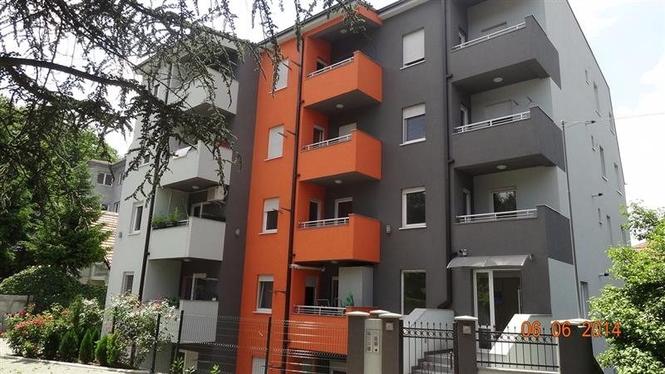 Stan BORSKA 5, LUX, 42m2 + 40m2 dvorišna terasa