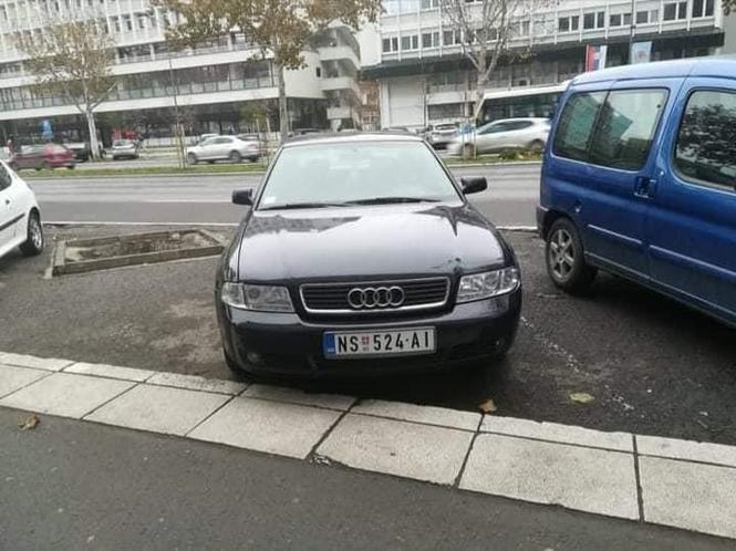 Audi a4 b5 2000 god.