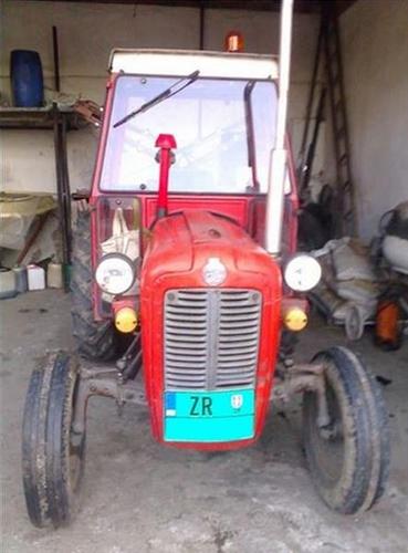 Traktor IMT 539
