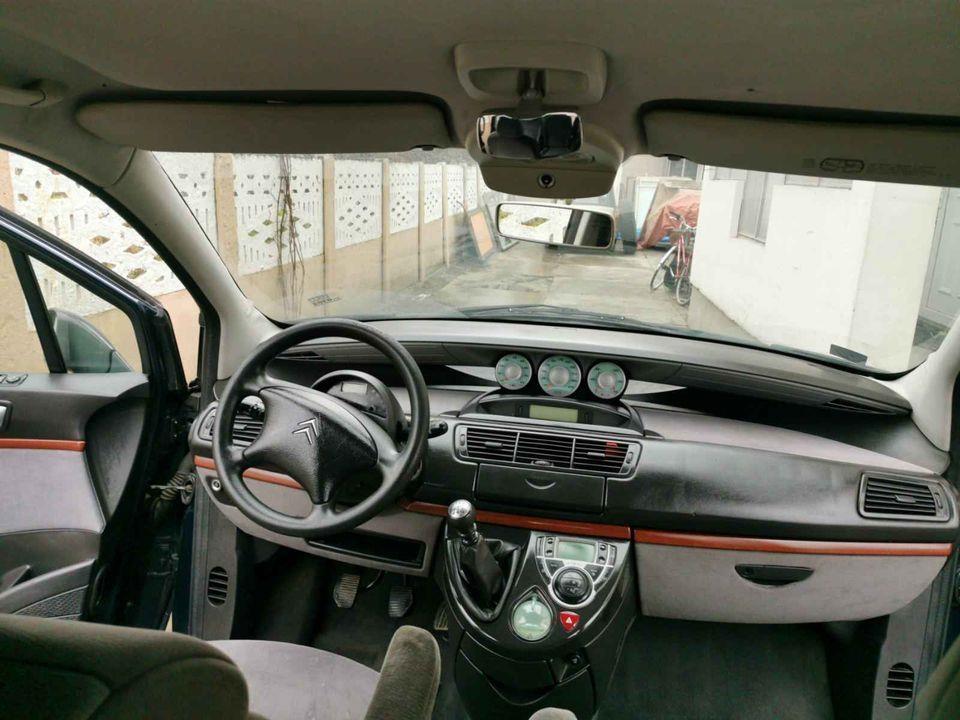 CITROEN-C8
