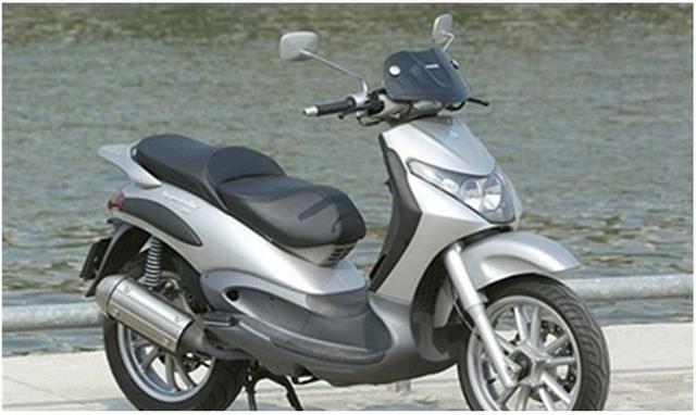 Piaggio Beverly 200