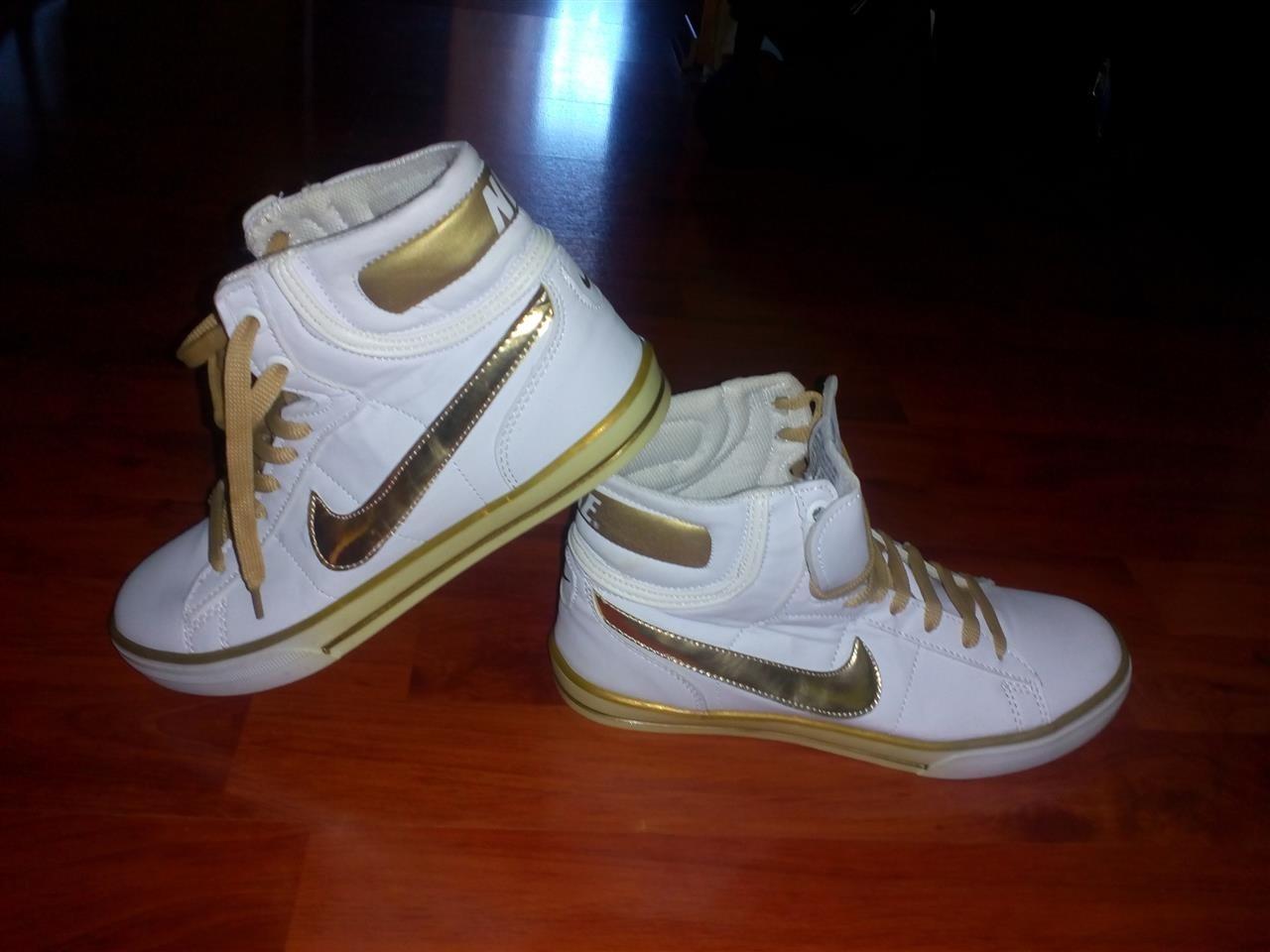 Nike-patike--nove-