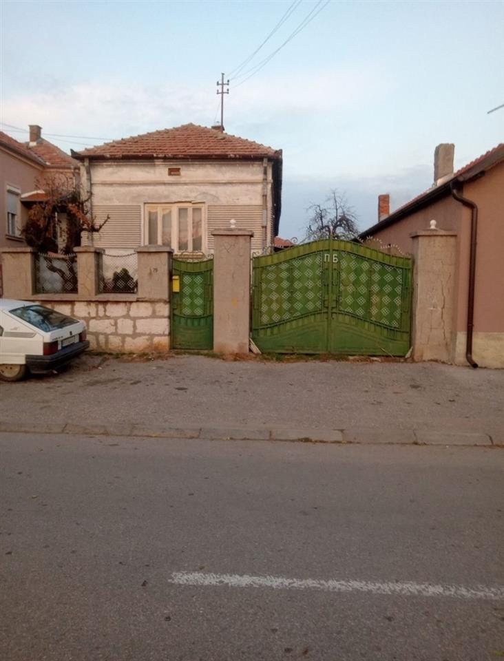 Prodajem-kucu-u-Pirotu