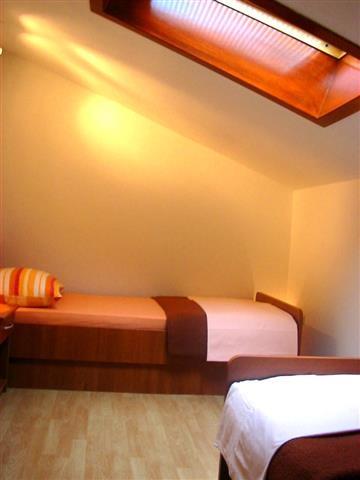 Apartmani-Kutenat---Murter