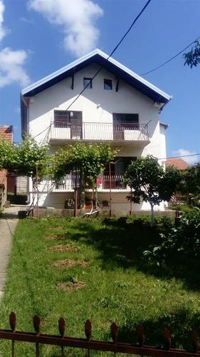 Prodajem kucu u Kaludjerici