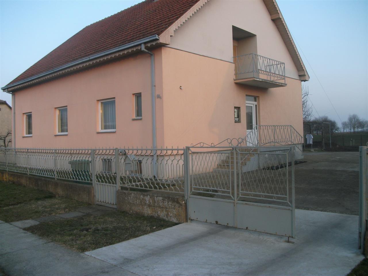 Dve-kuće