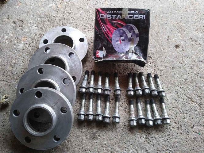 Distanceri za BMW