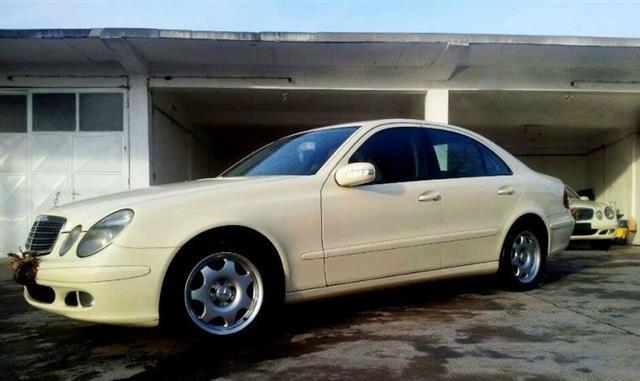 Mercedes-Benz-E-200-cdi---06