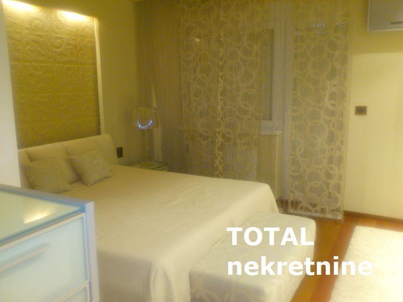 Luksuzan-stan-u-centru-grada