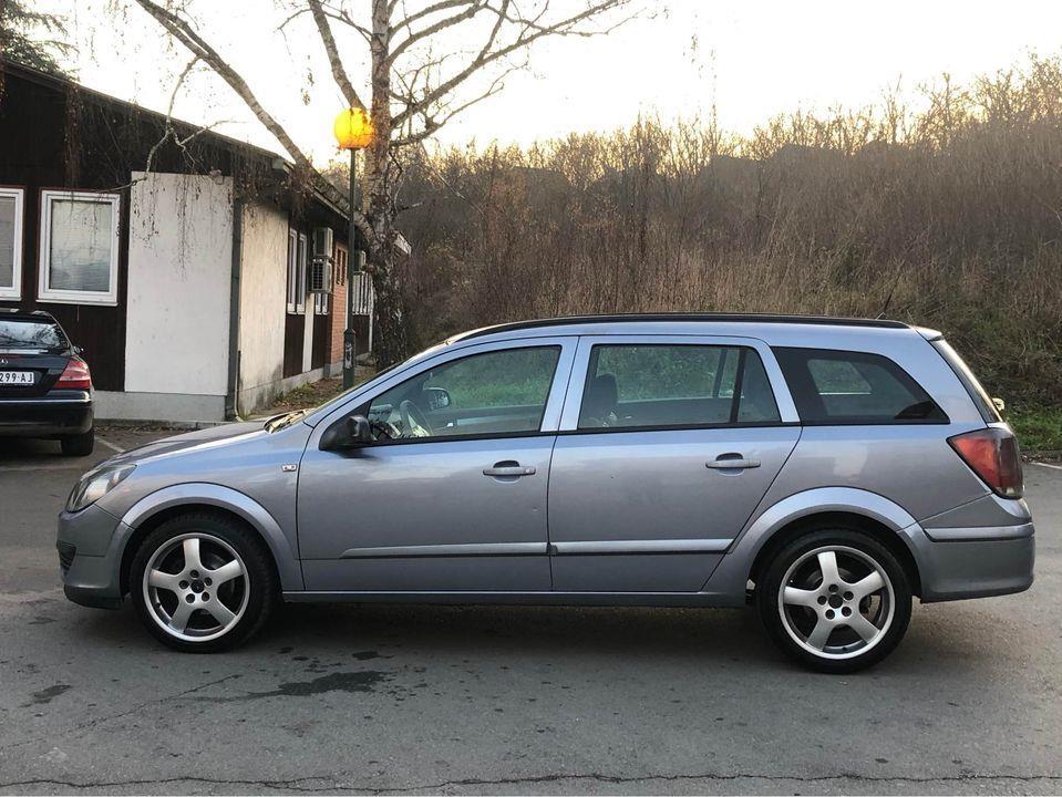 Opel-Astra-H-1-7CDTI