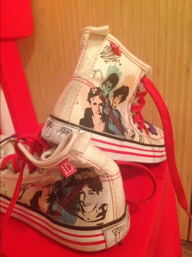 ZENSKE PATIKE ONE DIRECTION