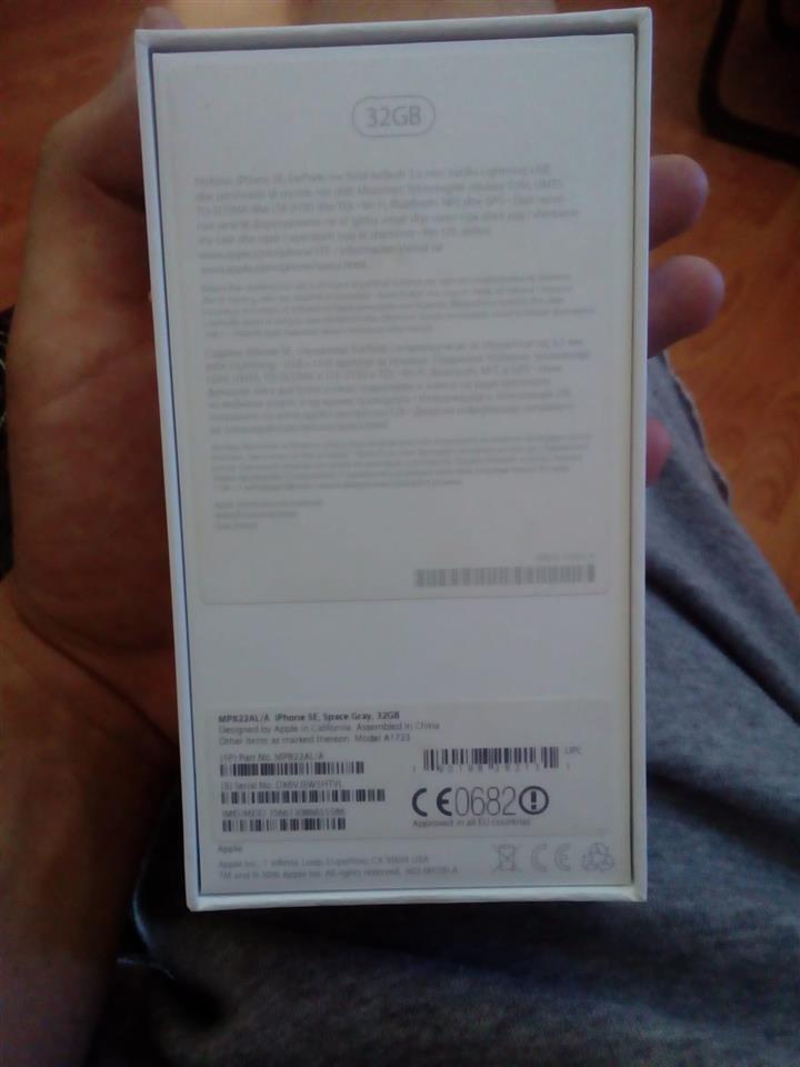 iPhone--SE--32GB