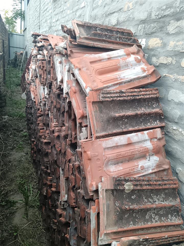Naslov