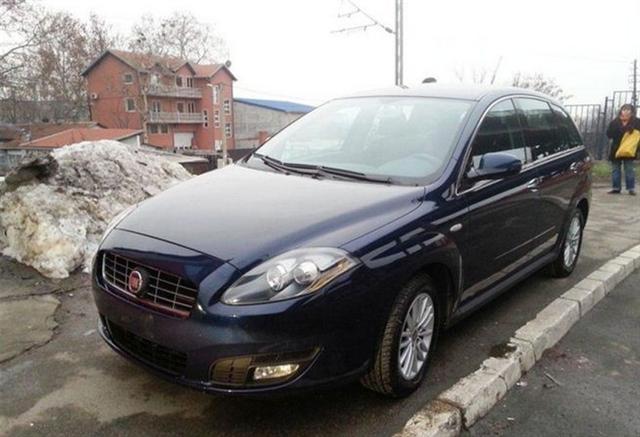 Fiat-Croma-1-9-MJET--08