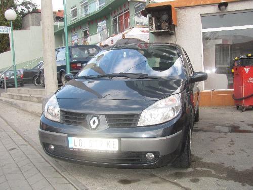 Renault-Grand-Scenic--04