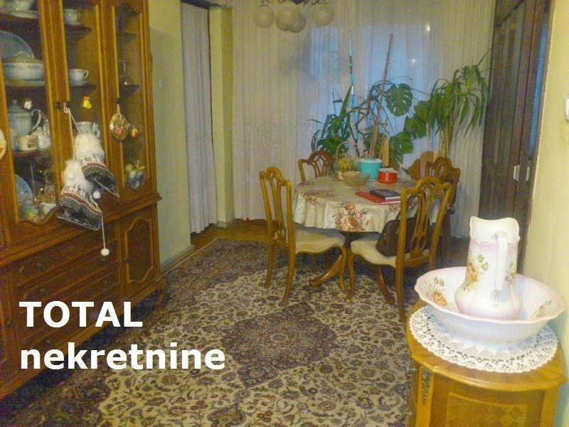 Uknjizen-trosoban-odrazavan-stan