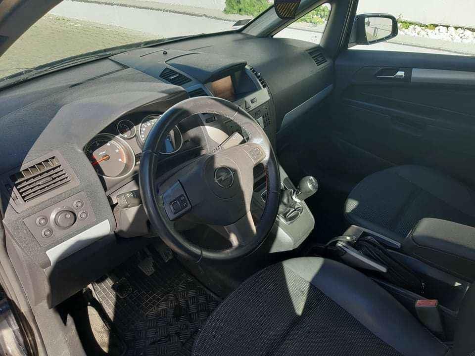 Opel-Zafira-B-1-9