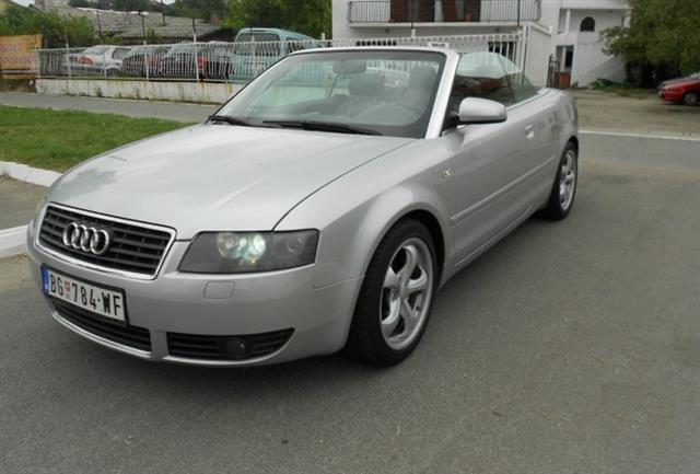 Audi A4 2.5 tdi navigacija -04  