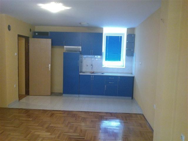 Stan-60m2-kod-skole-Dusko-Radovic