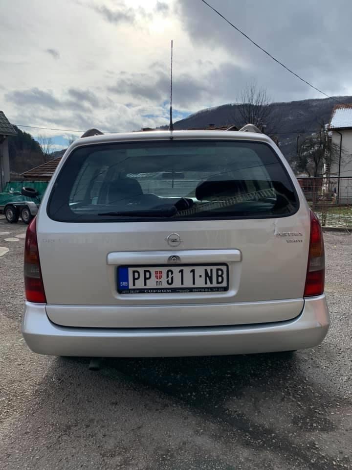Opel-Astra-1-7-DTI-2001