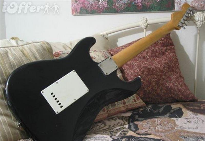 Fender-bullit-stratokaster