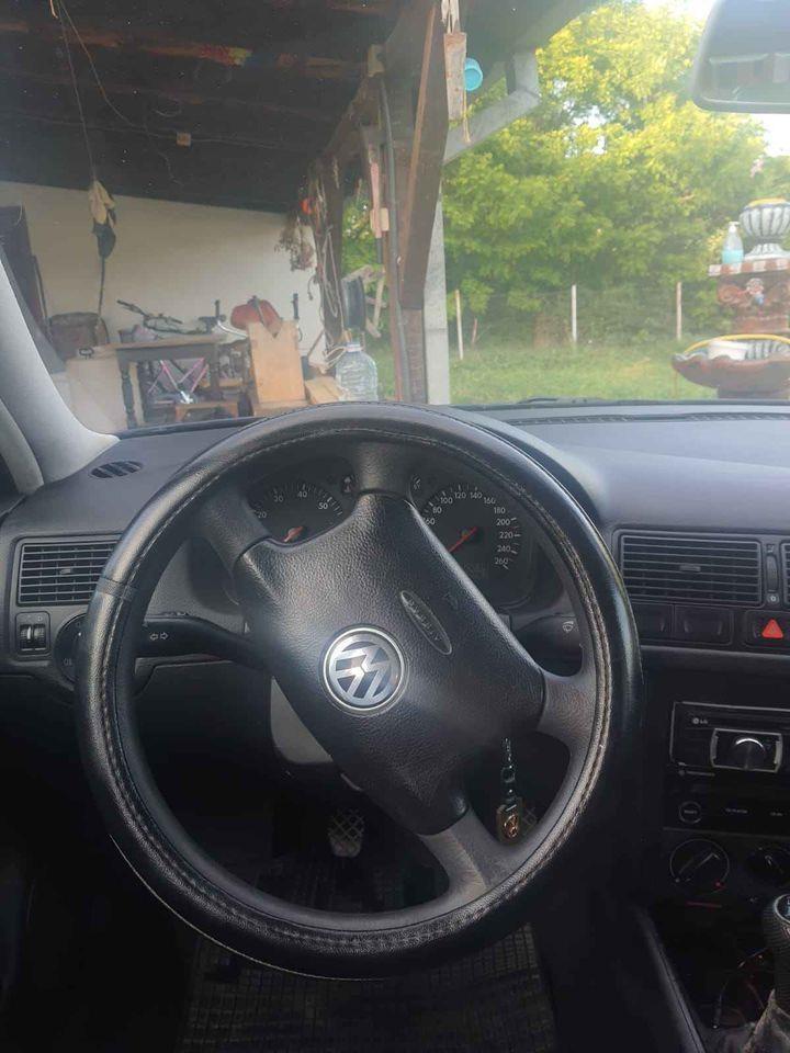 Golf-lV