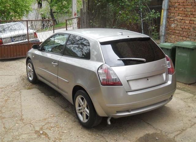 Fiat-Stilo--01-