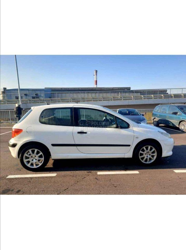 Peugeot-307