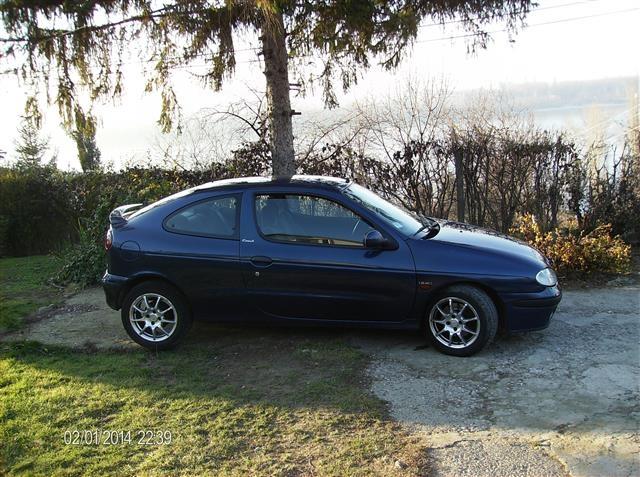 Renault-Megane--02