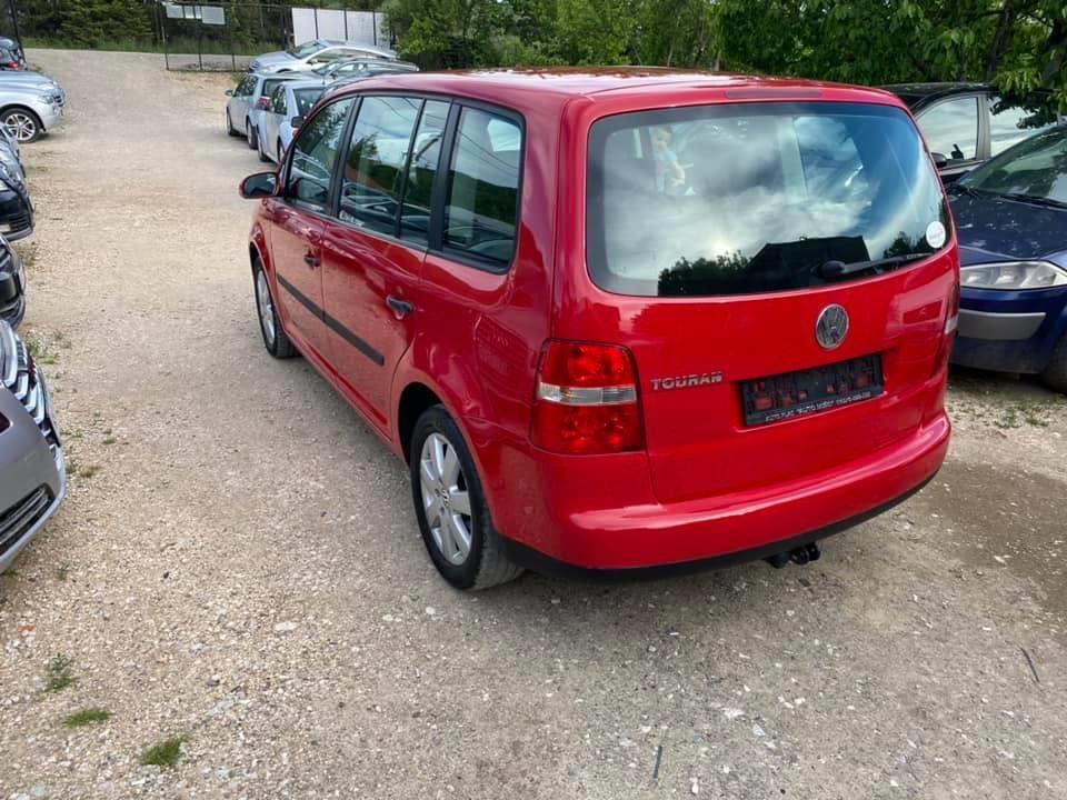 VW-TOURAN-1-6b