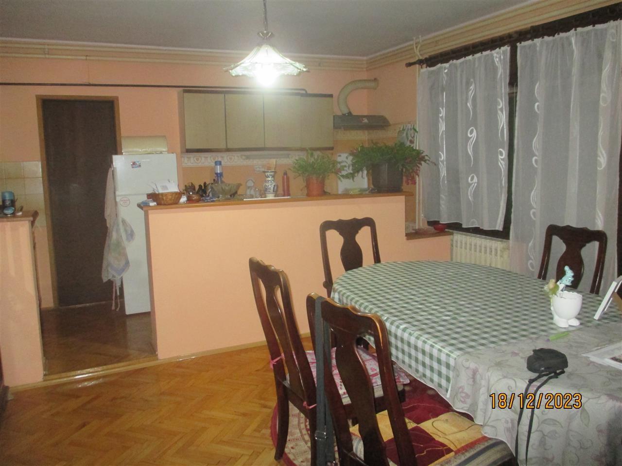 Prodaja-spratne-kuće