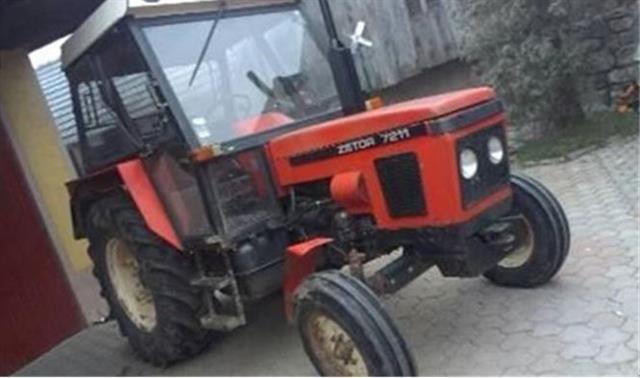 Traktor Zetor 7211
