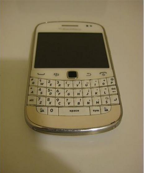 BlackBerry-Bold-Touch-9900