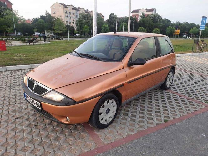 LANCIA YPSILON 1.1 BENZIN
