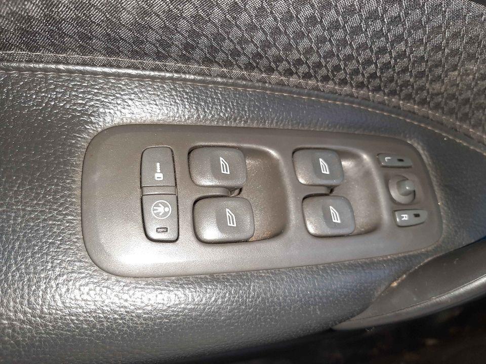 VOLVO-V70-2-4B