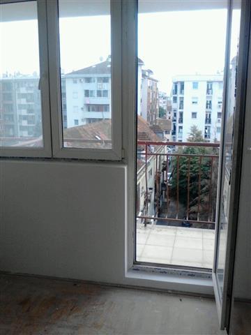 Stan-od-64m2-u-Centar
