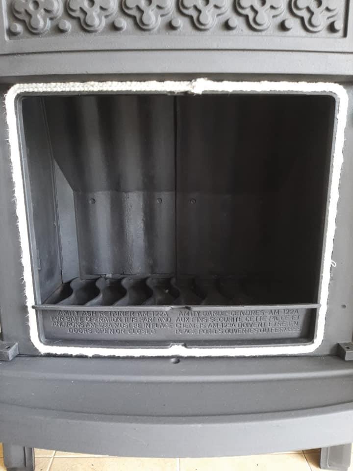 Amity-kamin-pec