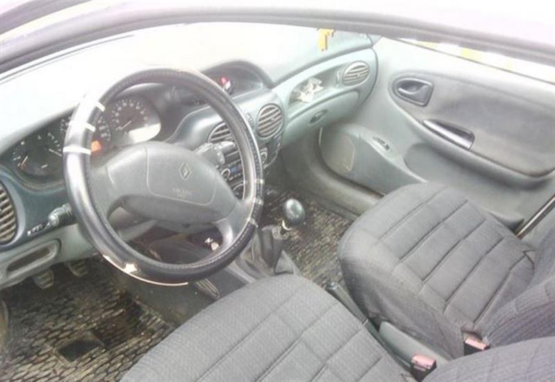 Renault-Megane-1-9-DTI--98