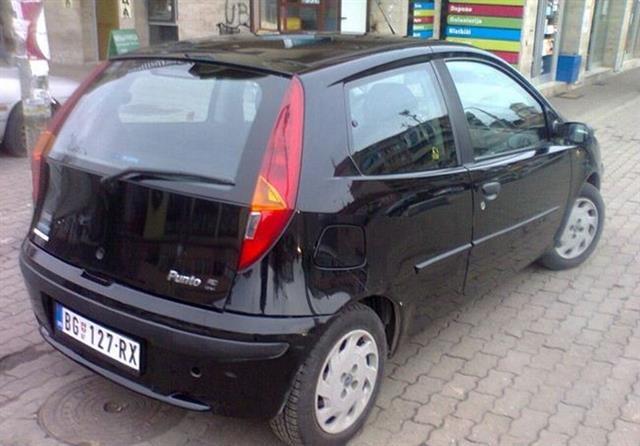 Fiat-Punto--01