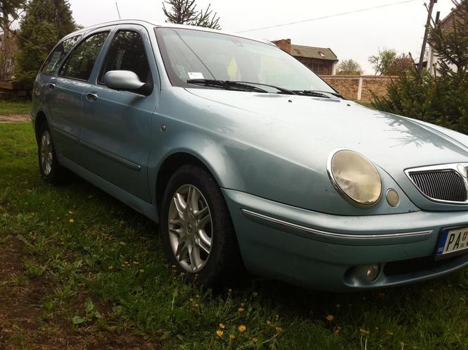 Lancia Lybra