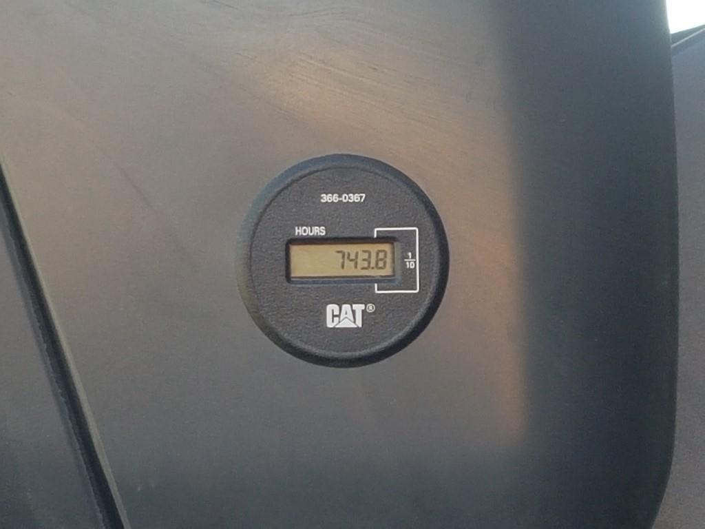 CAT-330D2-L---2016