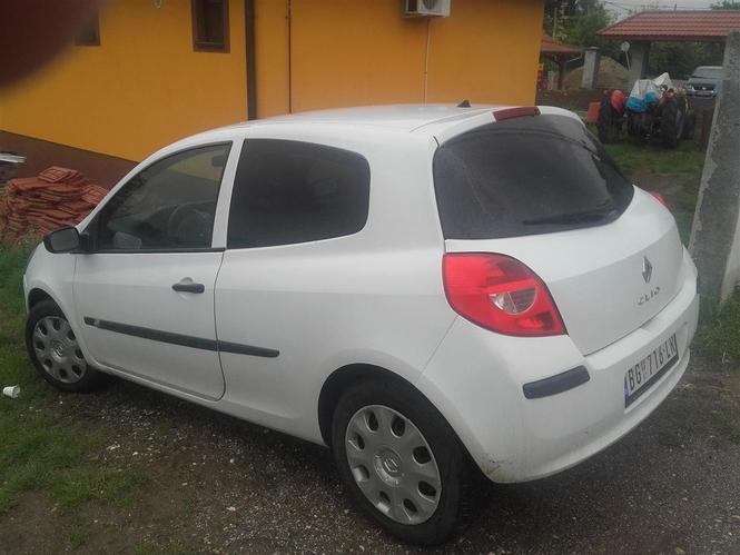 Renault Clio -08