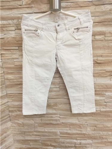 Prodajem 3/4 pantalonice 