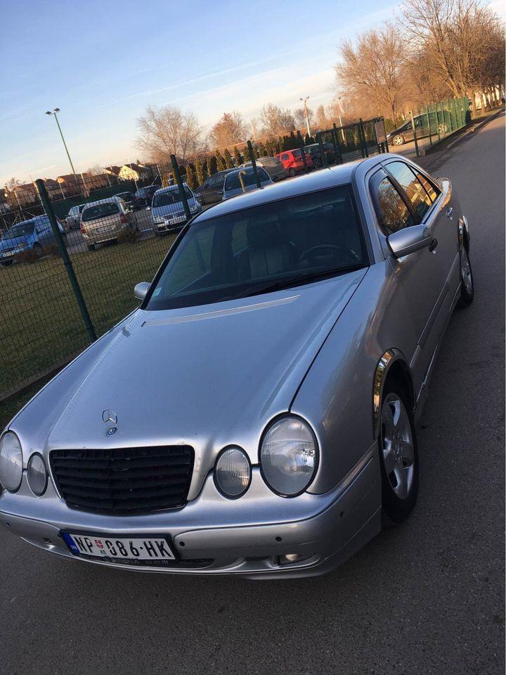 Mercedes-E220