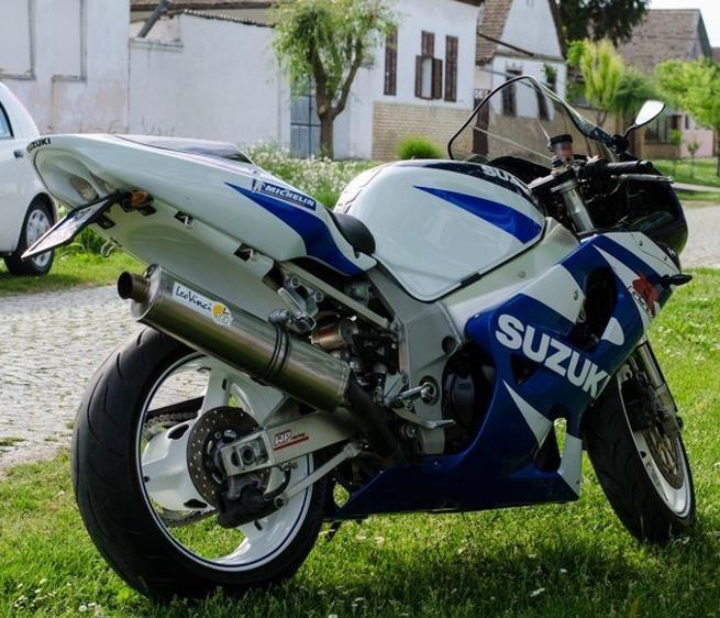 Suzuki-gsxr-750--02