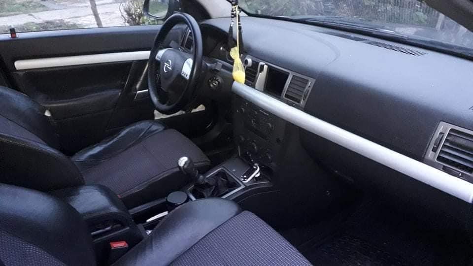 Opel-Signum-2-2DTI