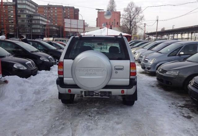 Opel-Frontera-2-2-DTi--01