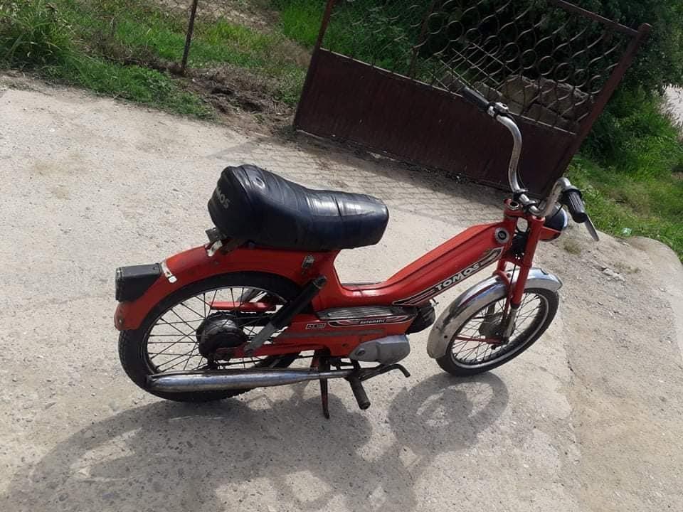 Tomos