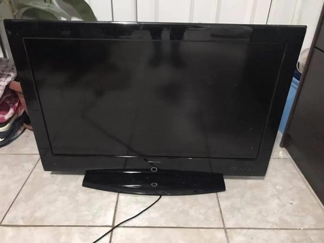 Lcd tv 32”